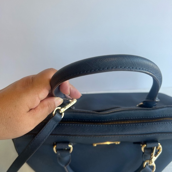 Michael Kors navy blue bag - Picture 10 of 13